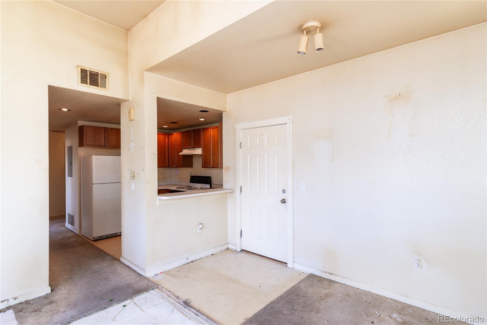 MLS Image #7 for 2678  syracuse street,denver, Colorado
