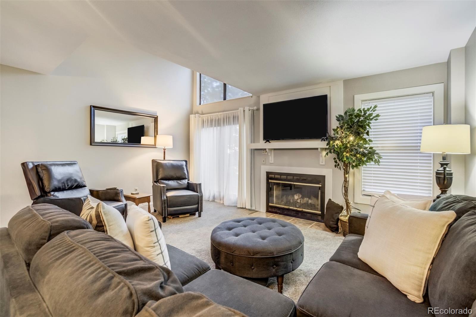 MLS Image #11 for 408 w rockrimmon boulevard,colorado springs, Colorado