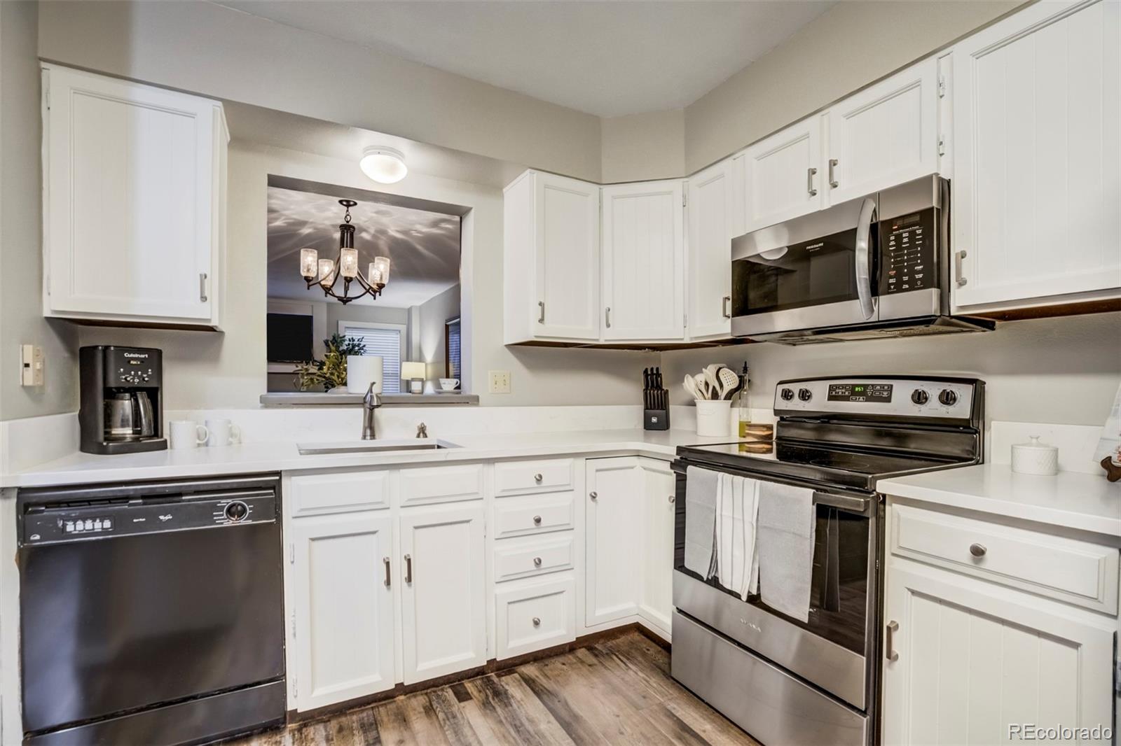 MLS Image #15 for 408 w rockrimmon boulevard,colorado springs, Colorado