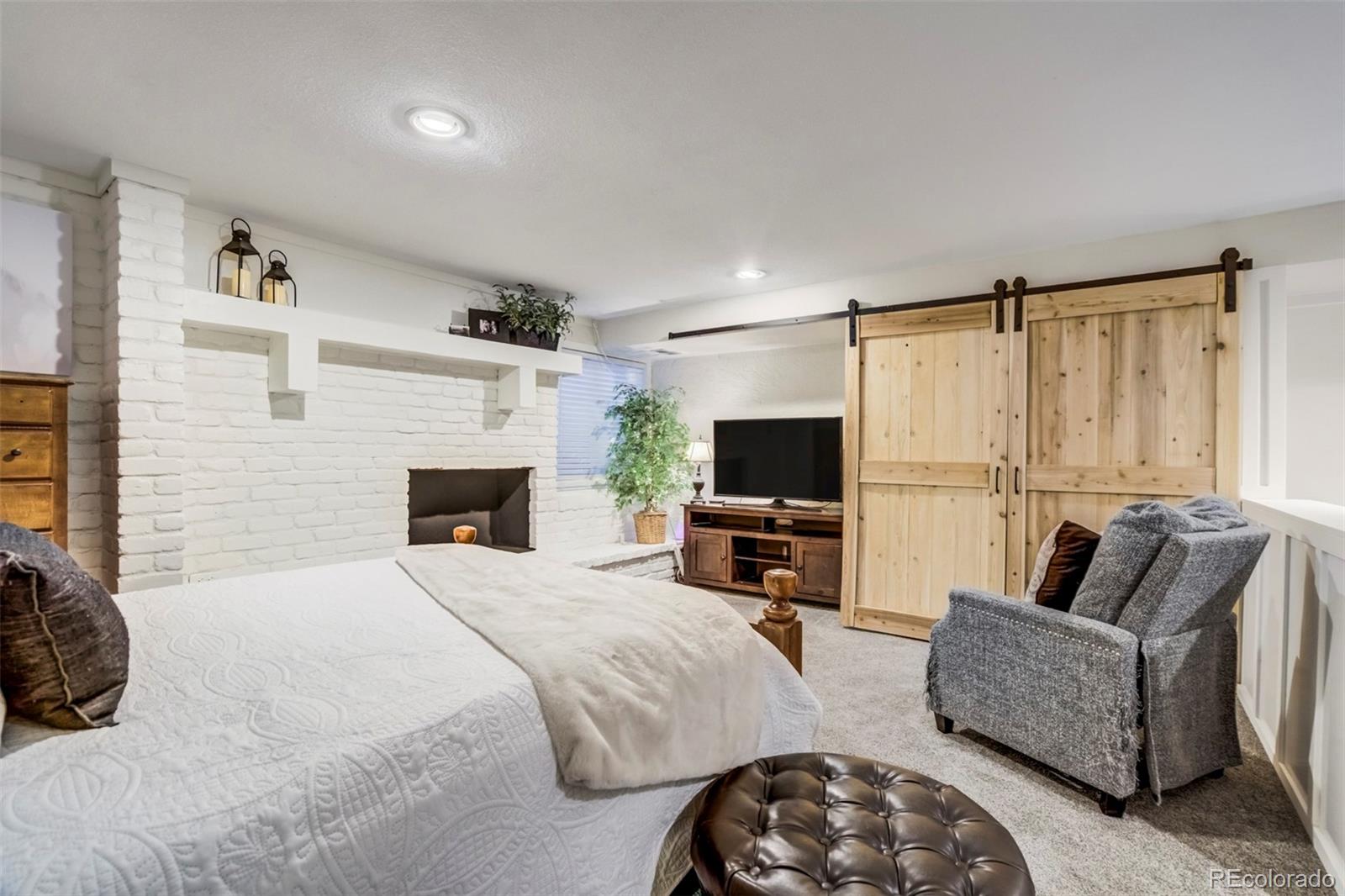MLS Image #25 for 408 w rockrimmon boulevard,colorado springs, Colorado