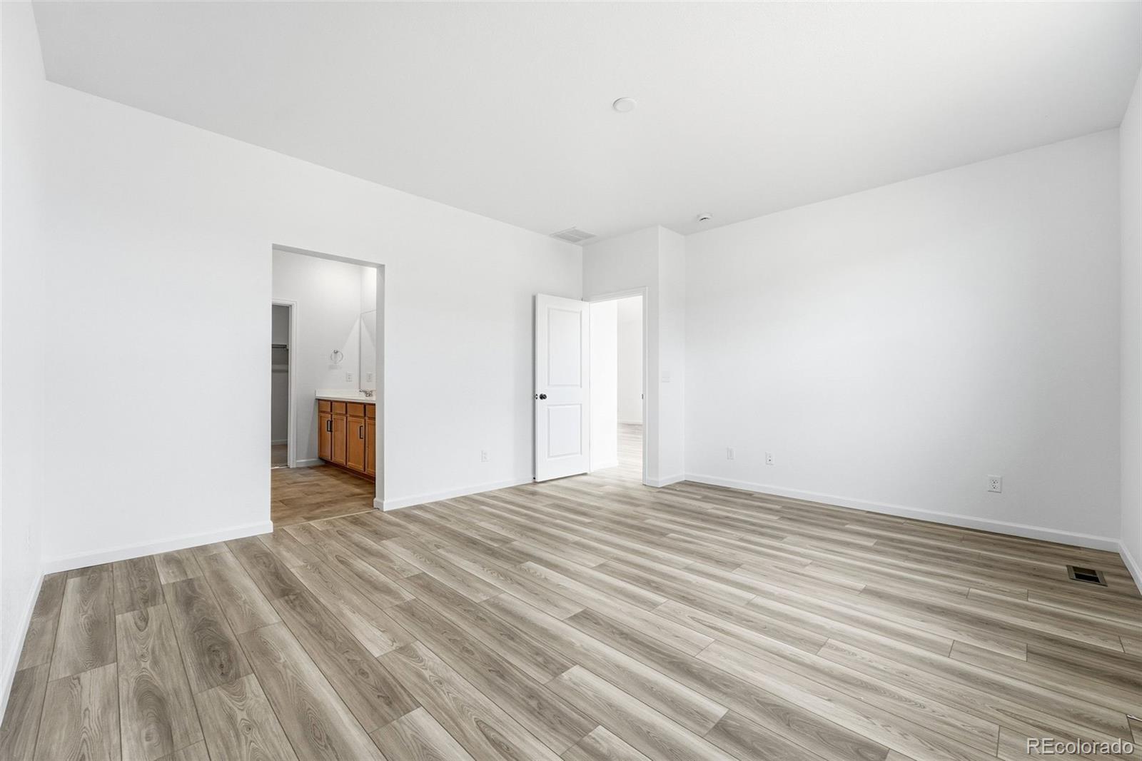 MLS Image #12 for 3349 n denali street,aurora, Colorado