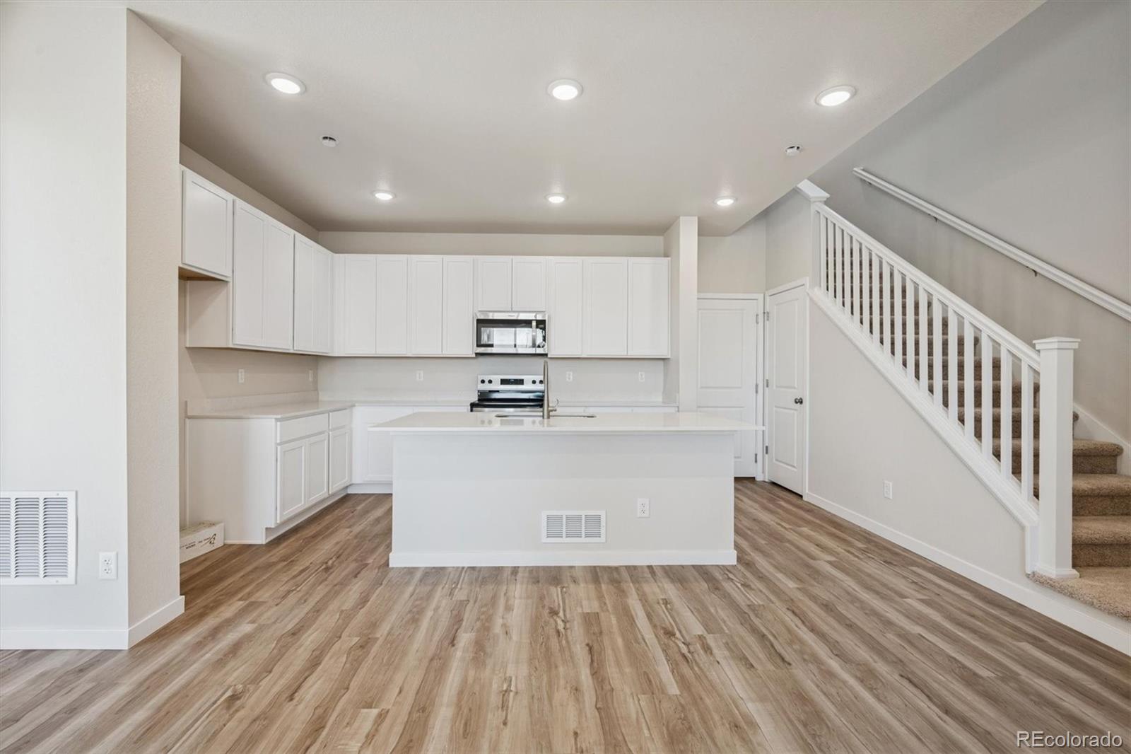 MLS Image #4 for 22686 e 47th place,aurora, Colorado