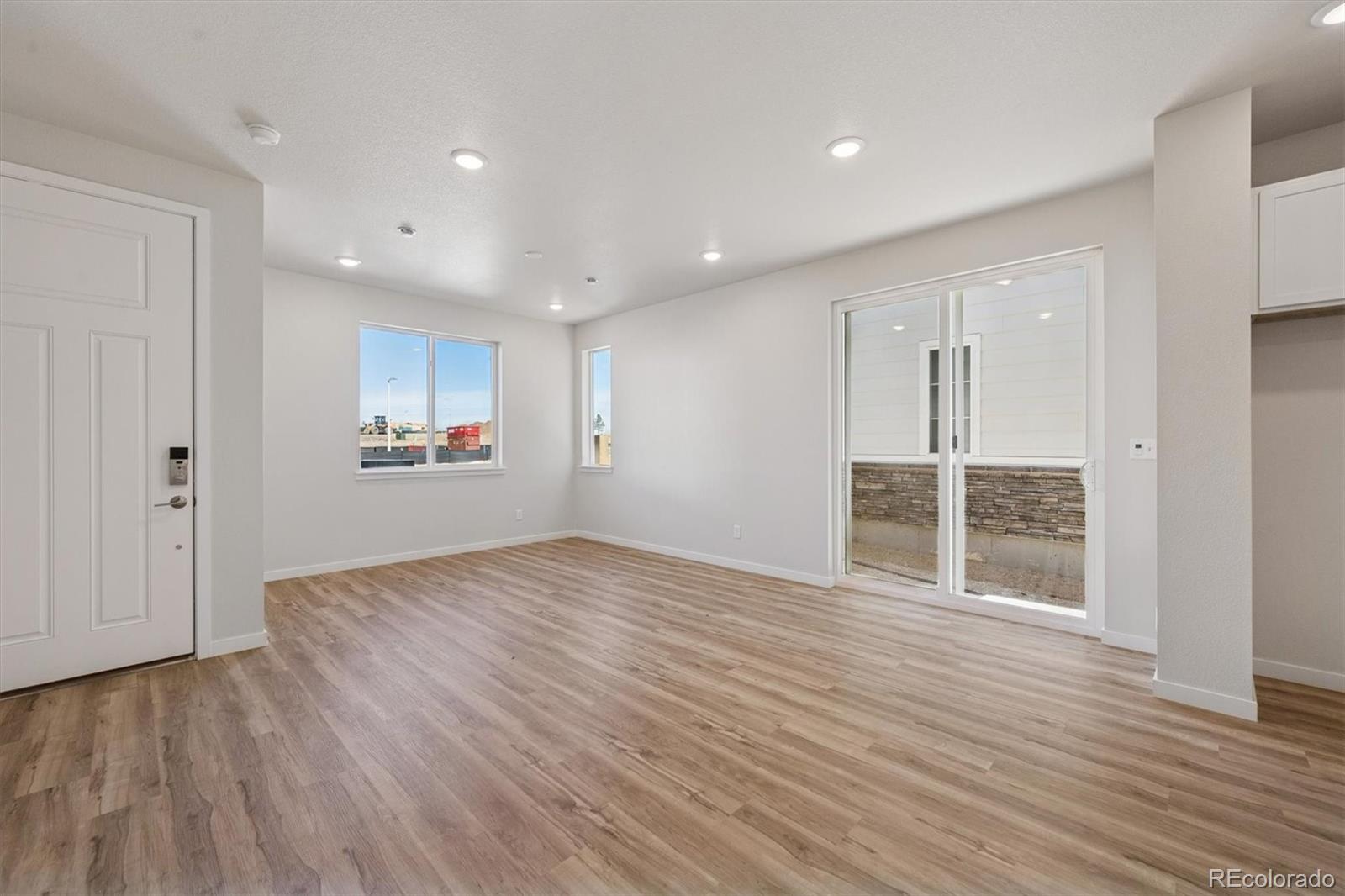 MLS Image #5 for 22686 e 47th place,aurora, Colorado