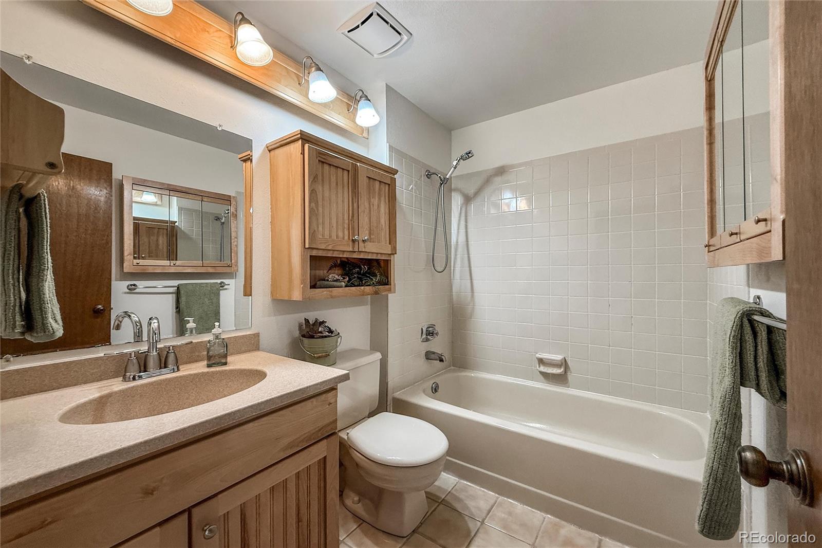 MLS Image #33 for 2292  spinnaker circle,longmont, Colorado