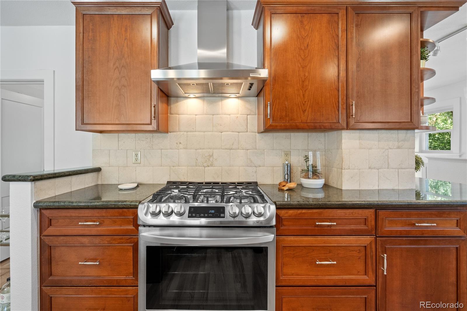 MLS Image #12 for 2445 w 39th avenue,denver, Colorado