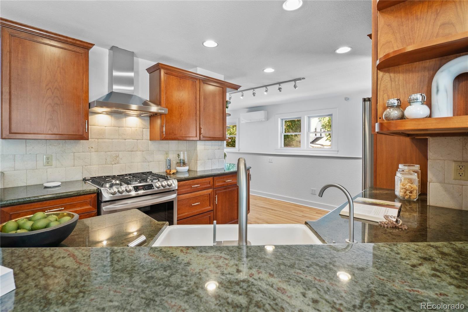 MLS Image #15 for 2445 w 39th avenue,denver, Colorado