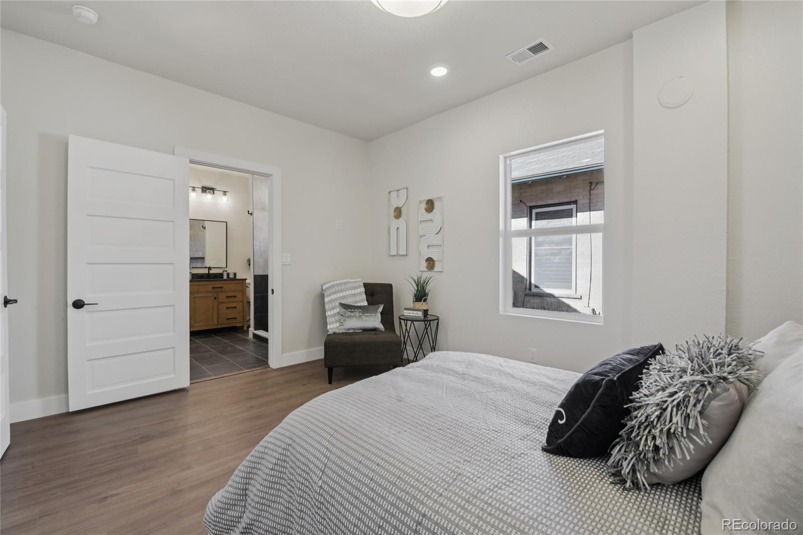 MLS Image #20 for 2342  dexter street,denver, Colorado