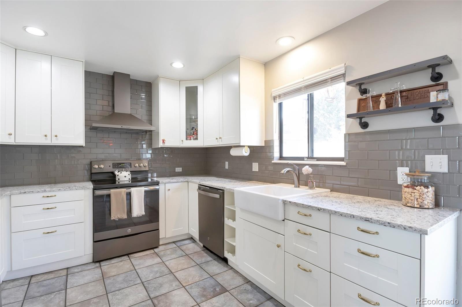 MLS Image #3 for 2055  quail drive,lakewood, Colorado