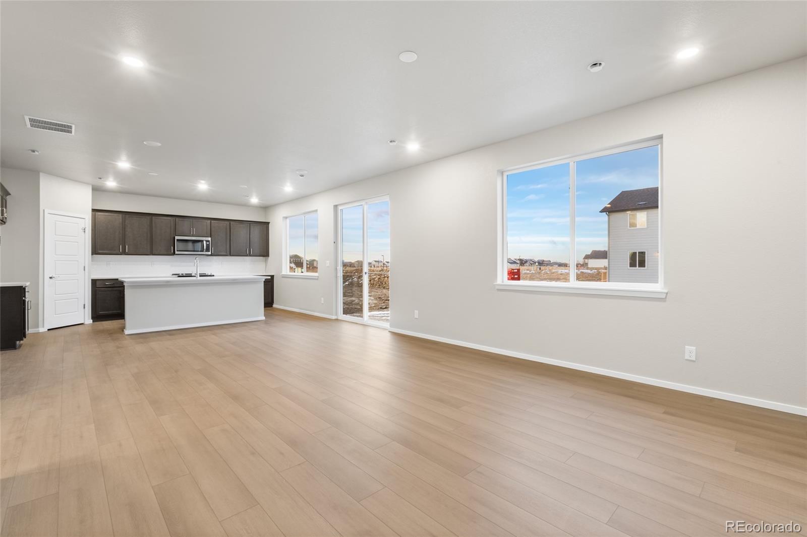 MLS Image #3 for 2712  mosker street,strasburg, Colorado