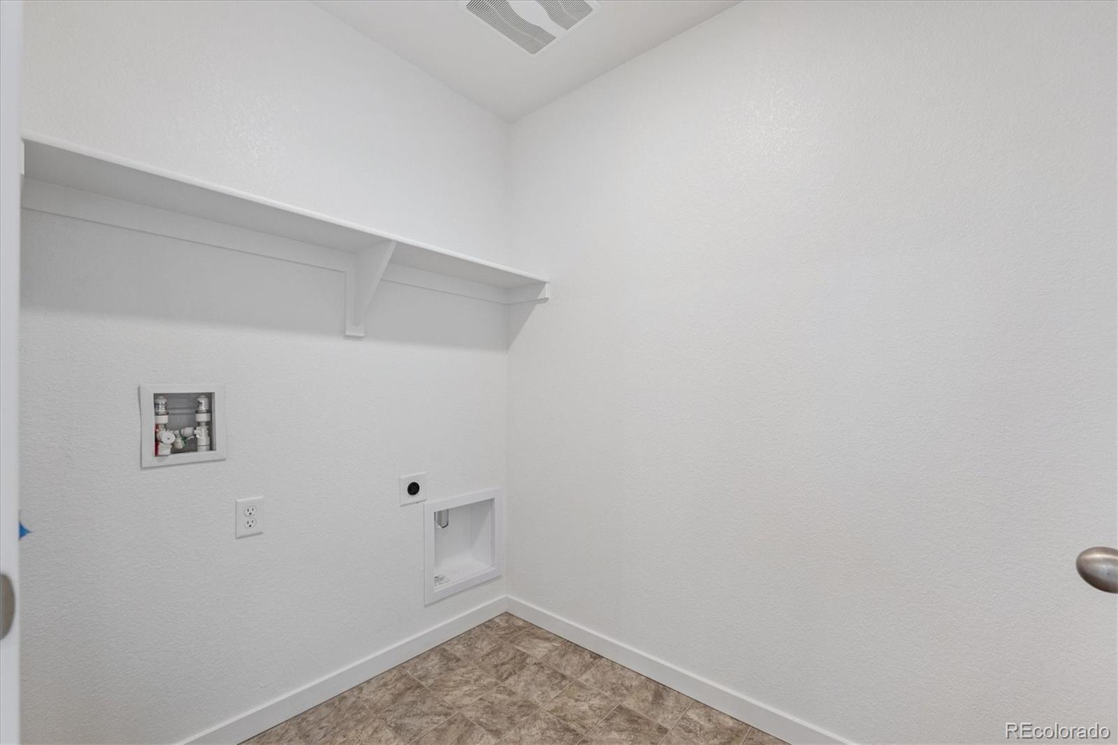 MLS Image #14 for 800 n deer park street,watkins, Colorado