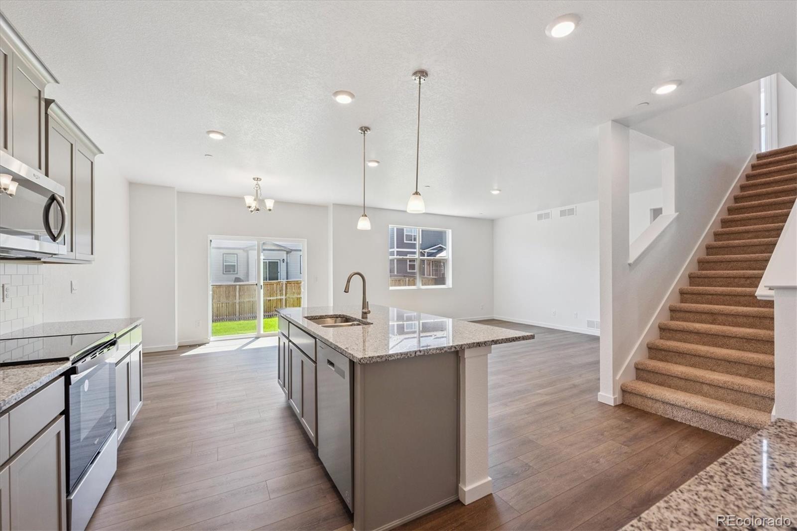 MLS Image #7 for 800 n deer park street,watkins, Colorado