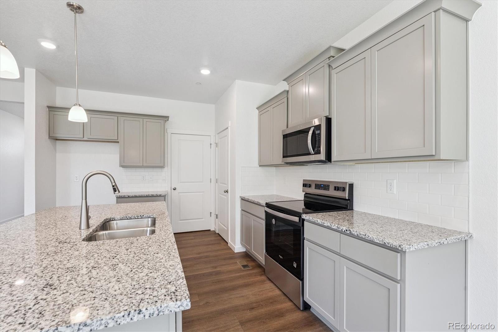 MLS Image #8 for 800 n deer park street,watkins, Colorado