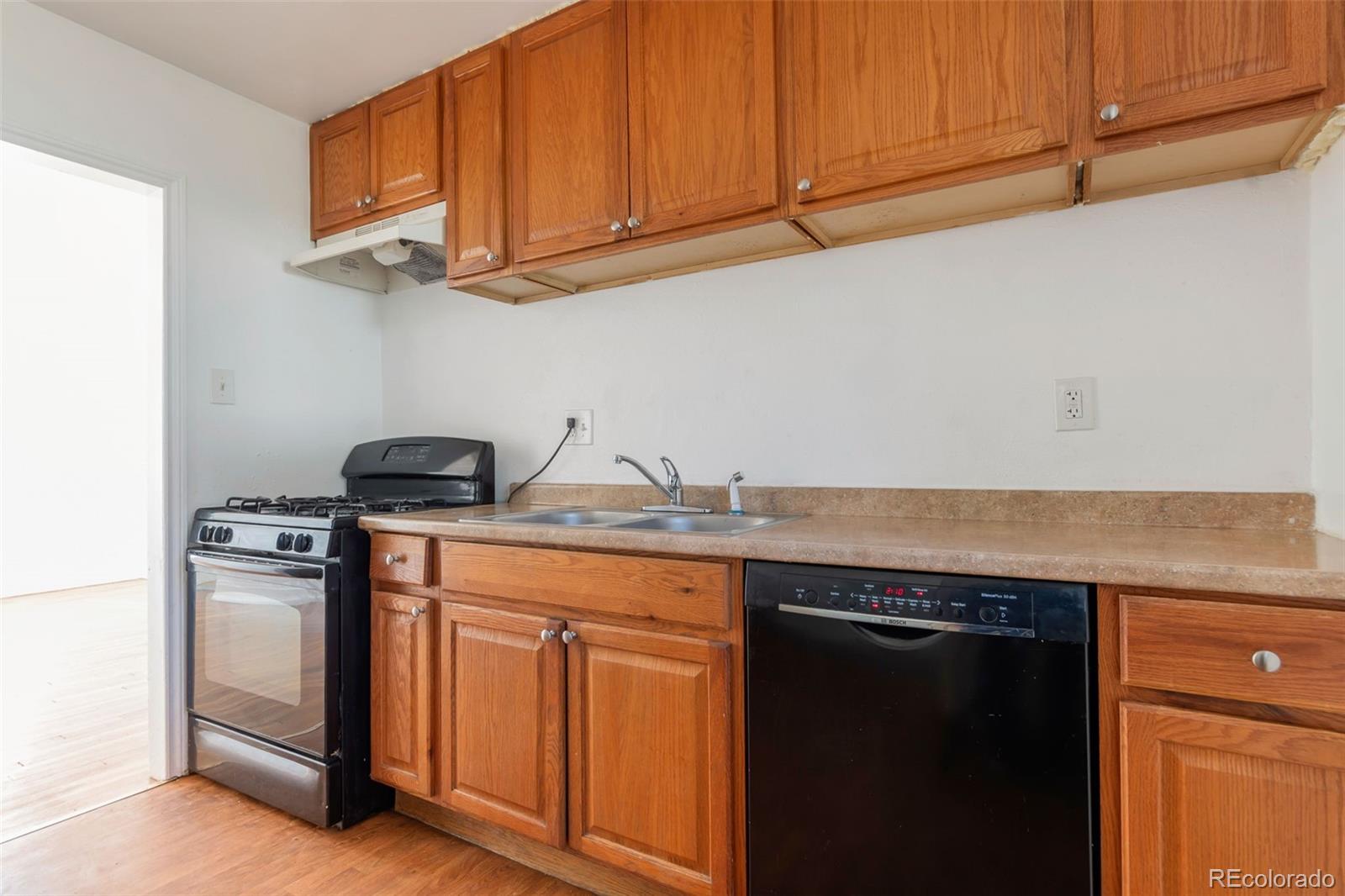 MLS Image #2 for 1266  del mar parkway,aurora, Colorado