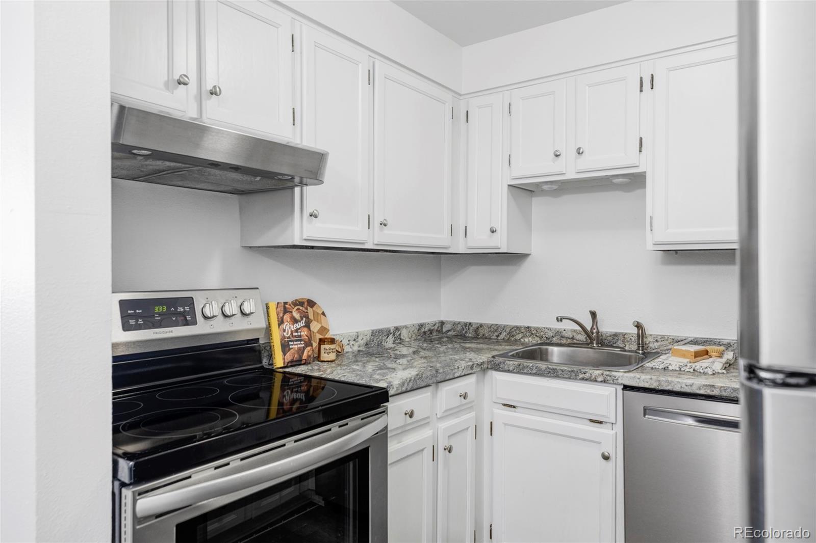 MLS Image #10 for 1243  gaylord street 304,denver, Colorado