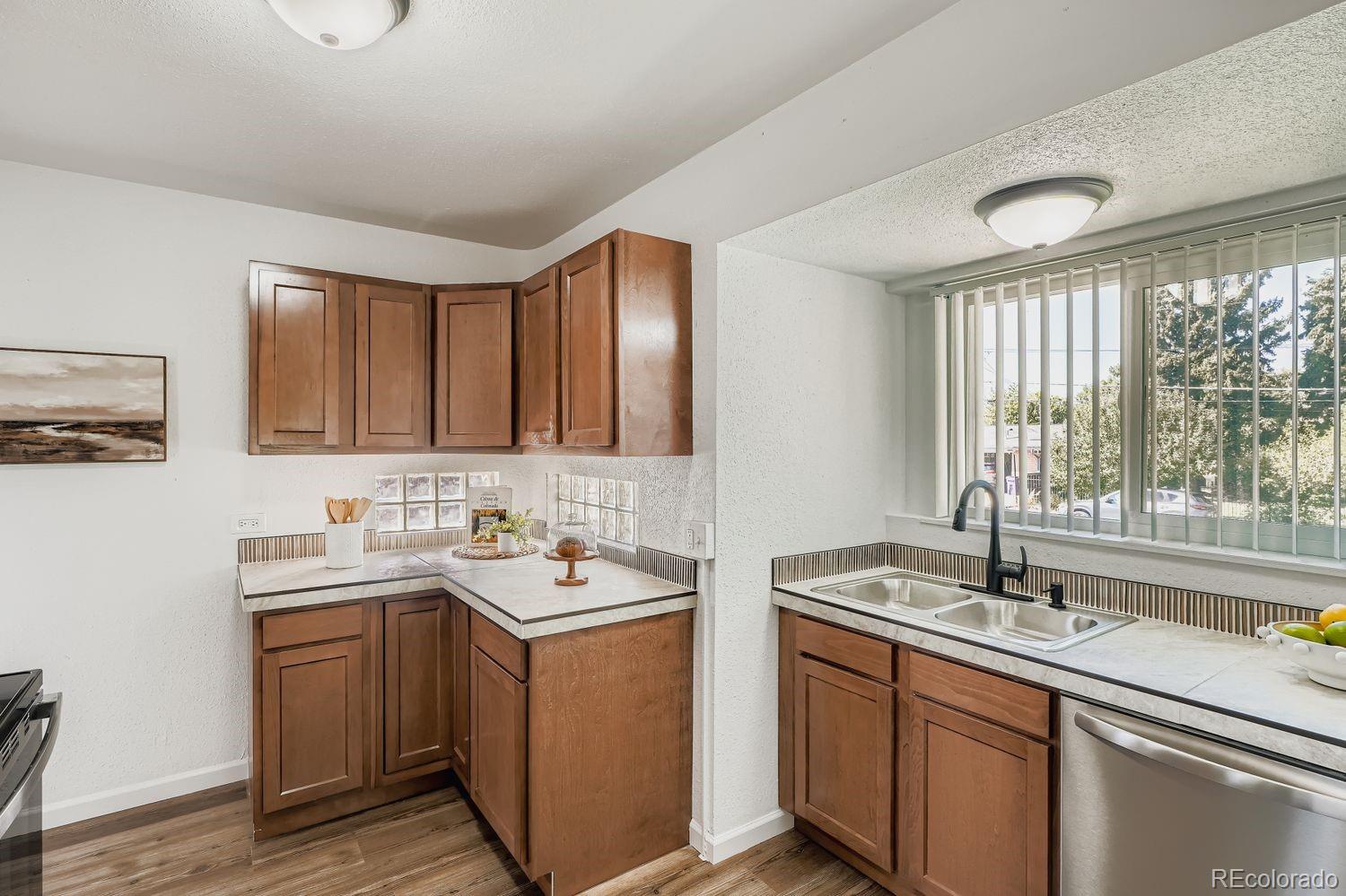 MLS Image #3 for 3670  magnolia street,denver, Colorado