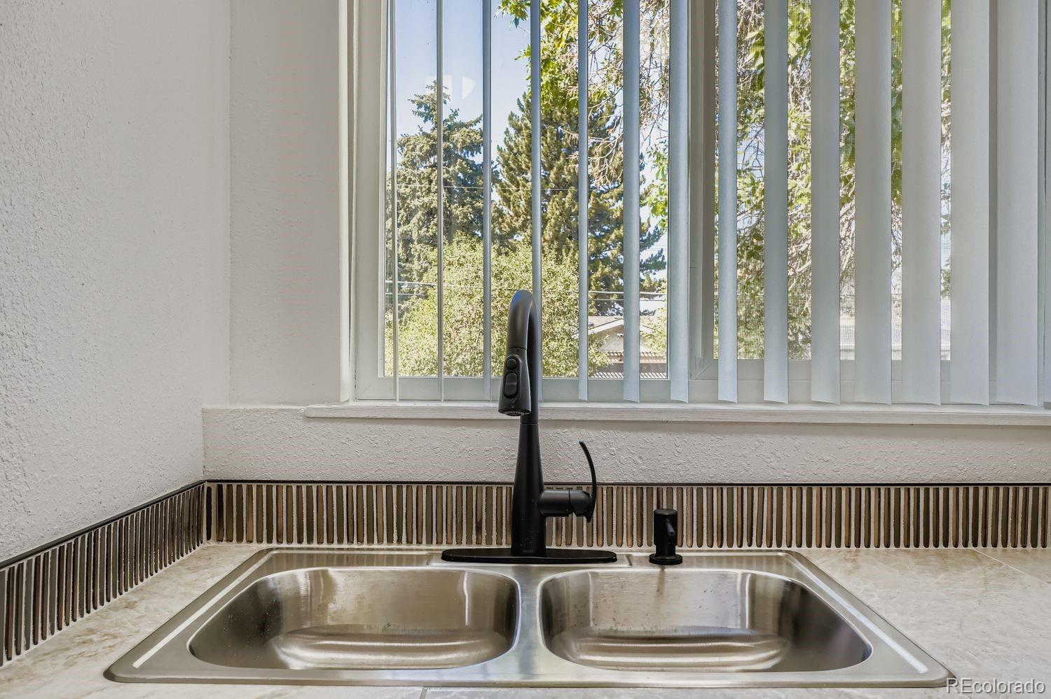MLS Image #5 for 3670  magnolia street,denver, Colorado