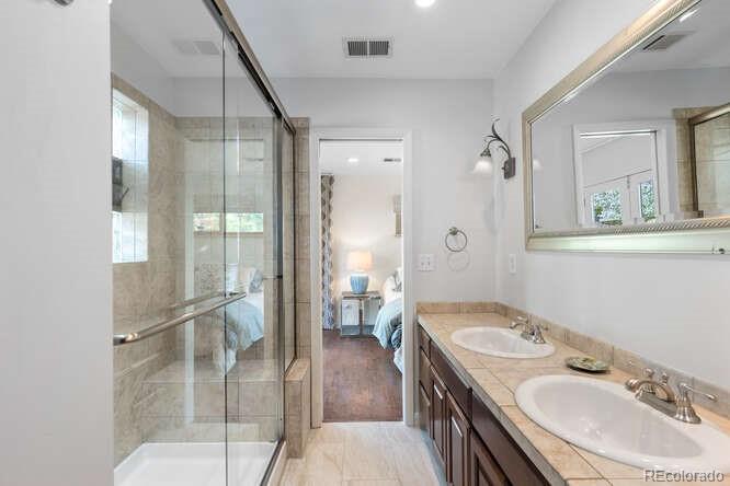 MLS Image #17 for 725 s cove way,denver, Colorado