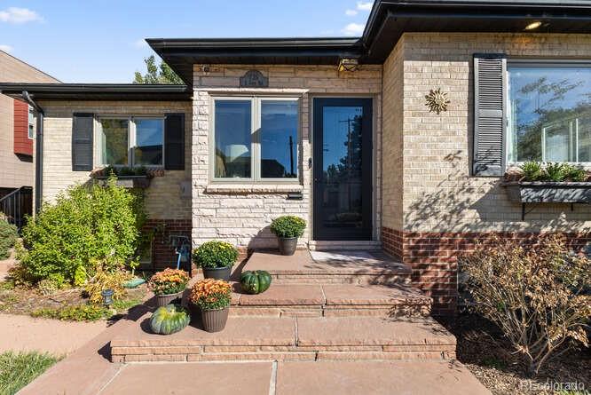 MLS Image #3 for 725 s cove way,denver, Colorado