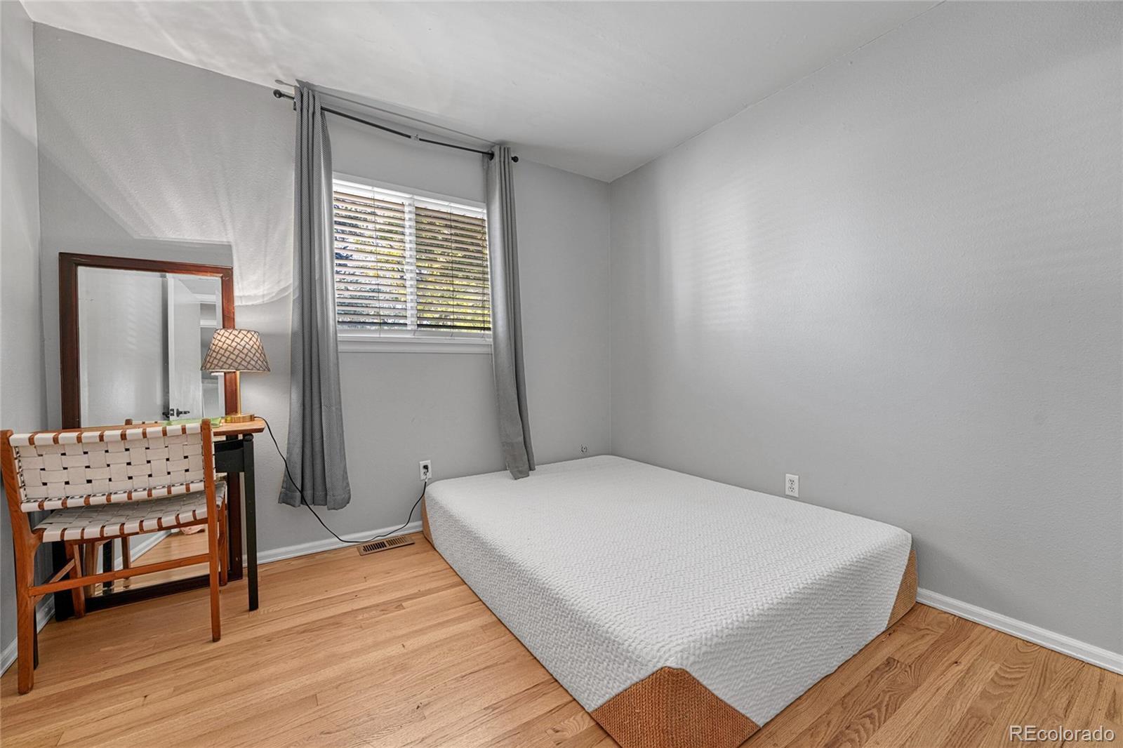 MLS Image #14 for 841 s oakland street,aurora, Colorado