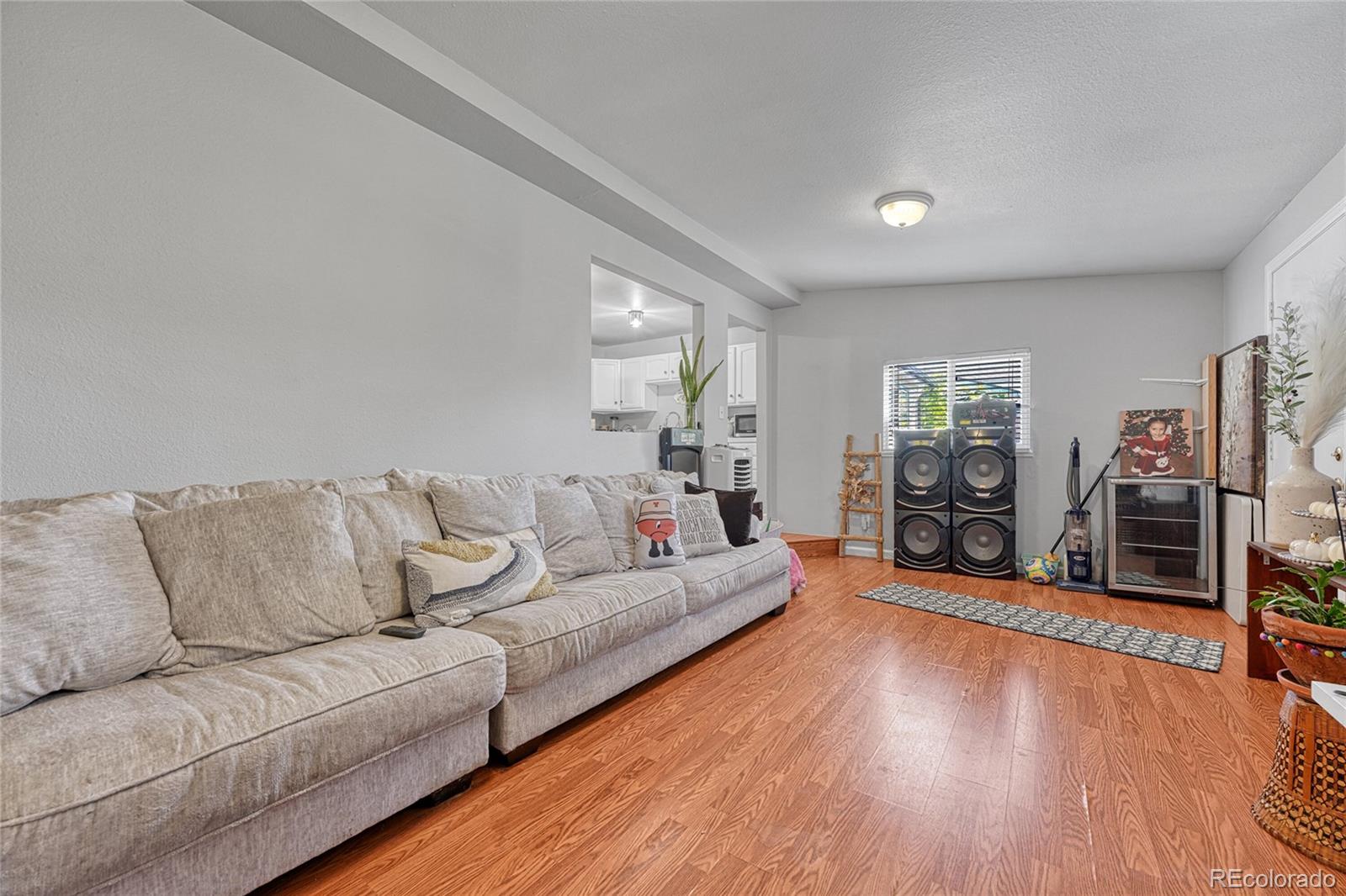MLS Image #6 for 841 s oakland street,aurora, Colorado
