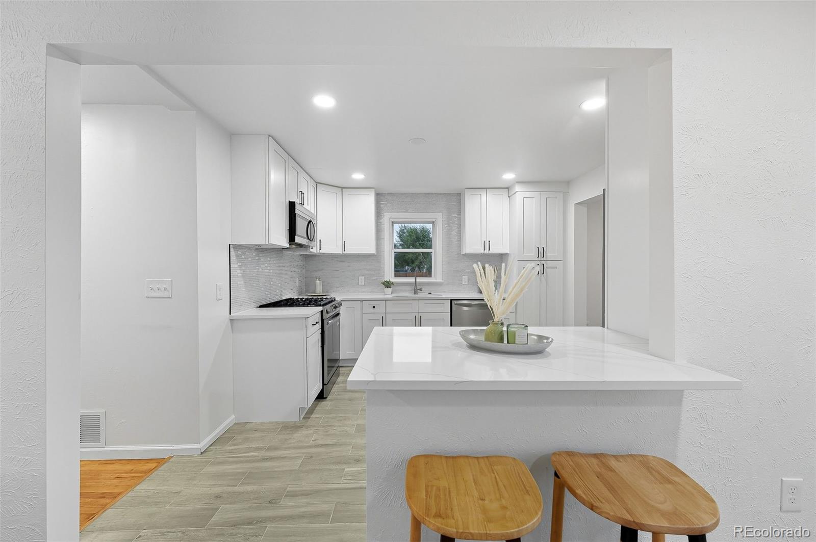 MLS Image #11 for 7050  kearney court,commerce city, Colorado