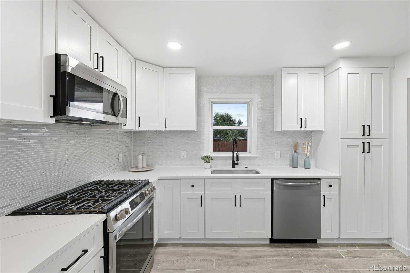 MLS Image #14 for 7050  kearney court,commerce city, Colorado