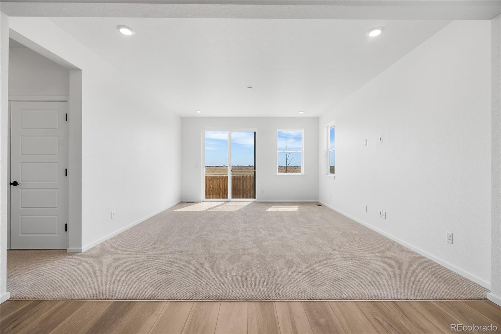 MLS Image #11 for 54860 e 27th place,strasburg, Colorado