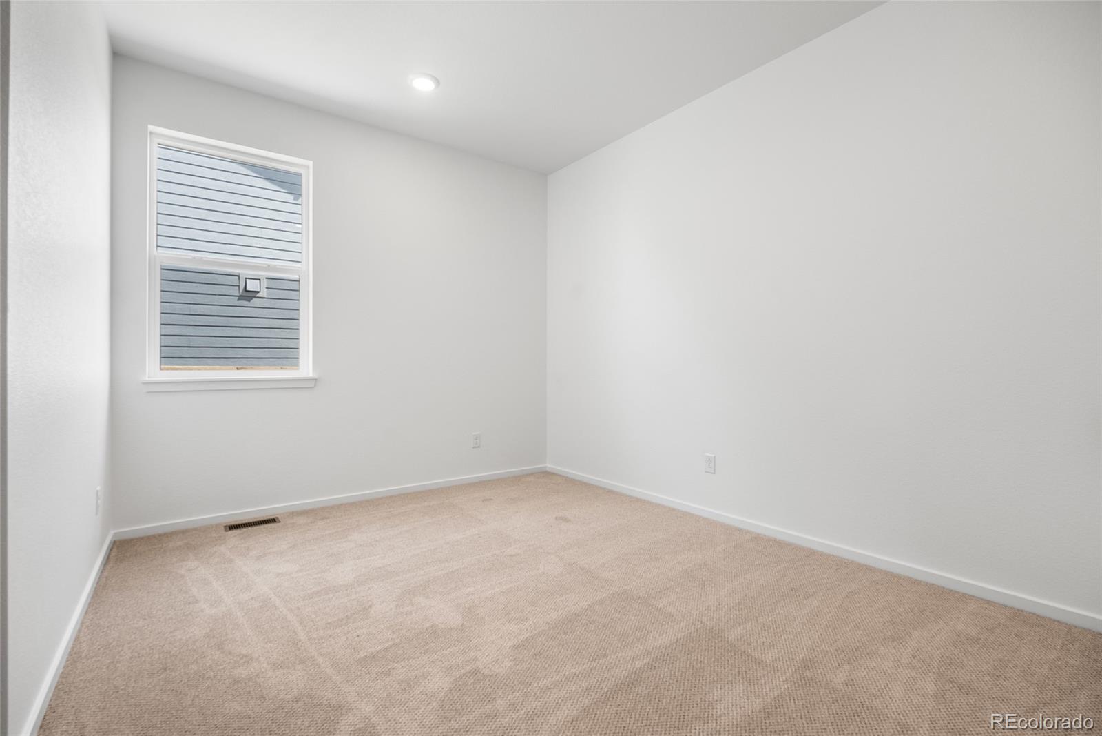 MLS Image #19 for 54860 e 27th place,strasburg, Colorado