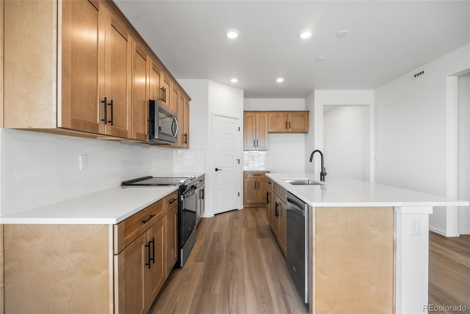 MLS Image #9 for 54860 e 27th place,strasburg, Colorado