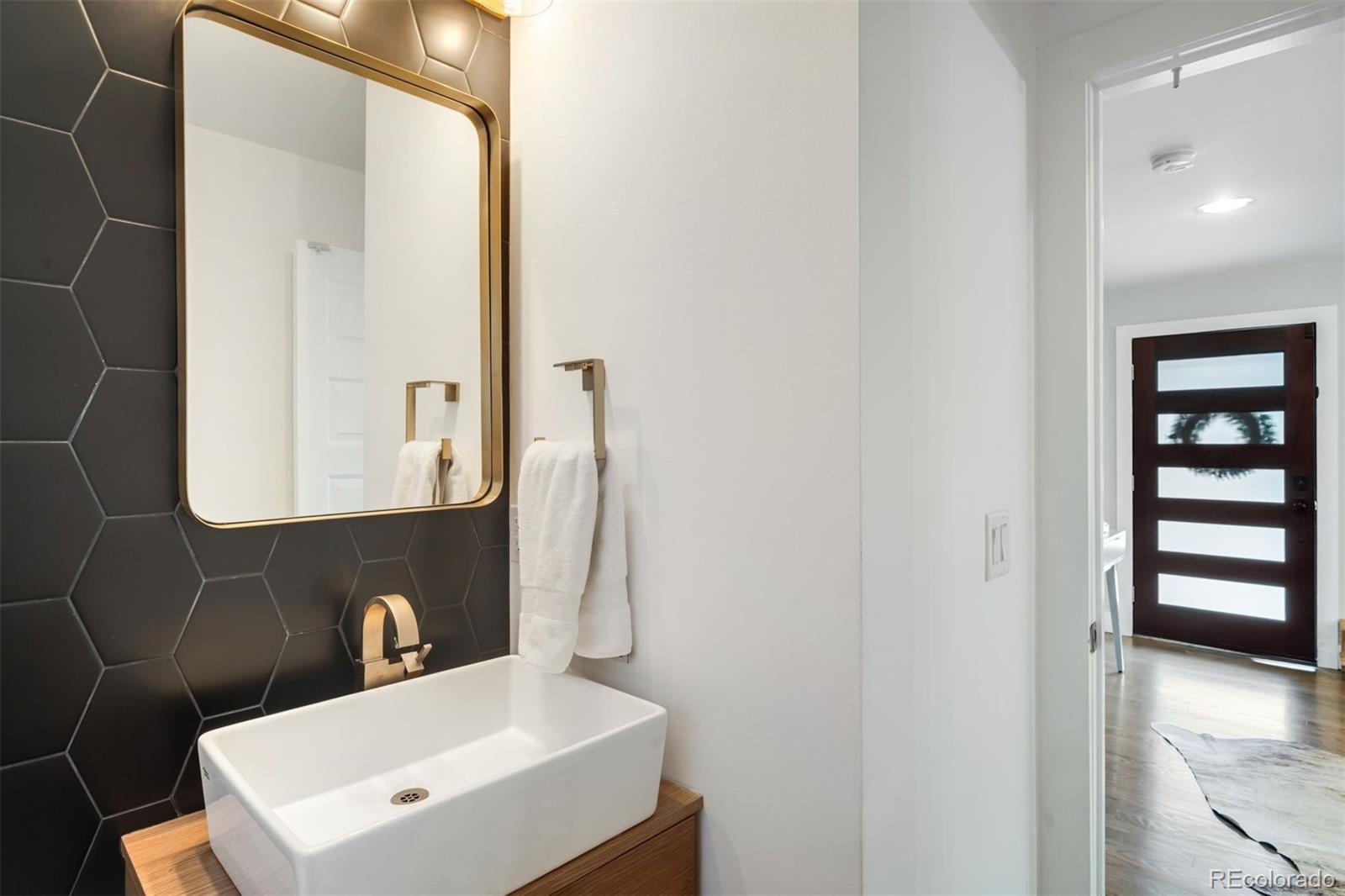 MLS Image #6 for 5700 e cedar avenue,denver, Colorado