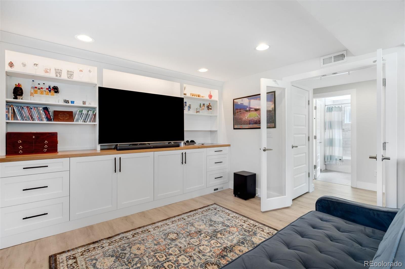 MLS Image #9 for 5700 e cedar avenue,denver, Colorado
