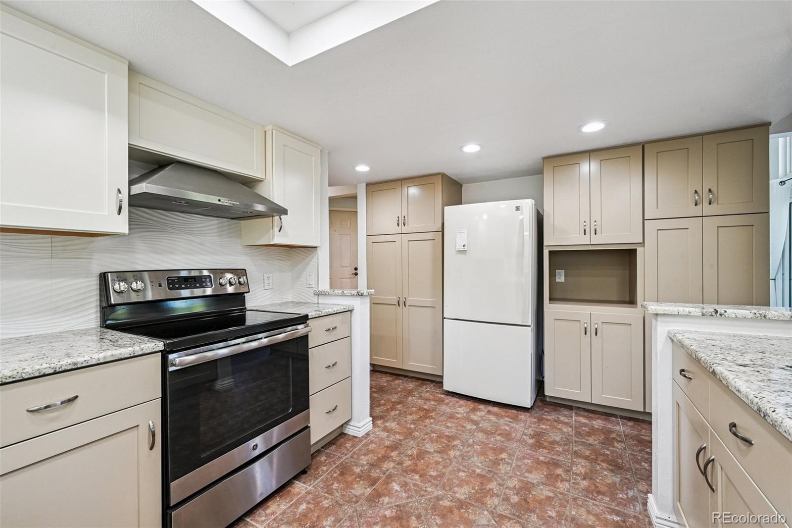 MLS Image #9 for 2145 e nichols drive,centennial, Colorado
