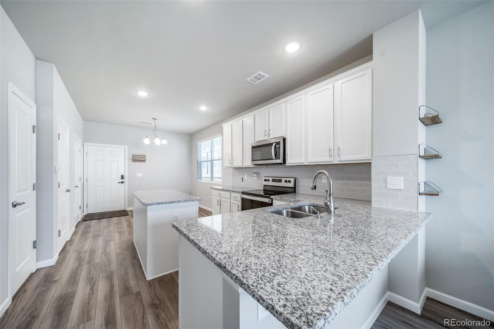 MLS Image #7 for 861  great plains avenue,berthoud, Colorado