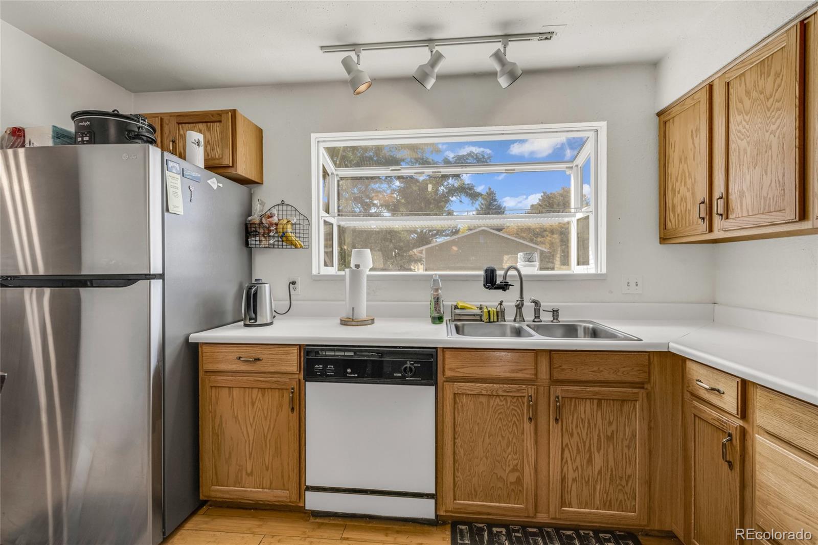 MLS Image #10 for 1701 s granby street,aurora, Colorado