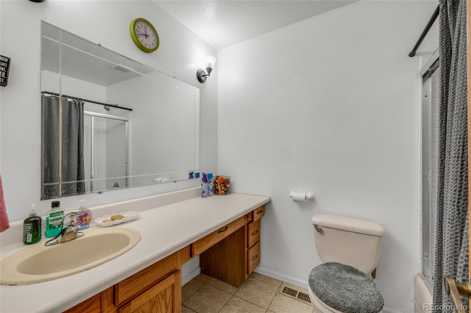 MLS Image #17 for 1701 s granby street,aurora, Colorado