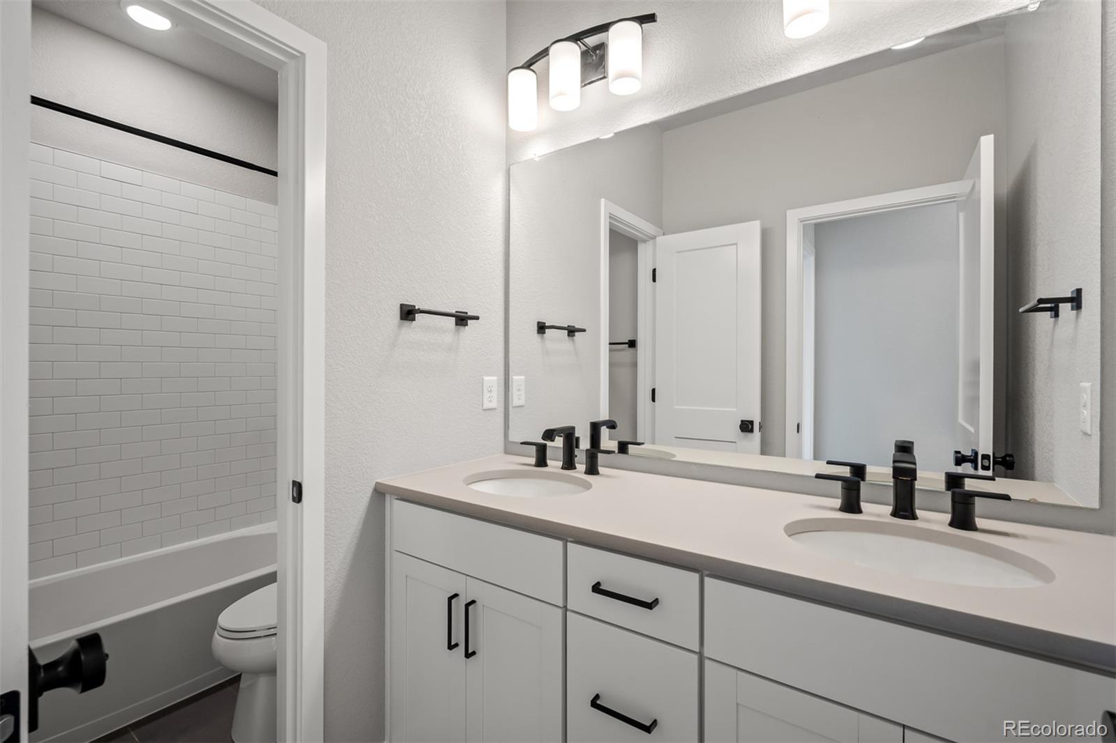 MLS Image #18 for 4435  peak crest view,colorado springs, Colorado