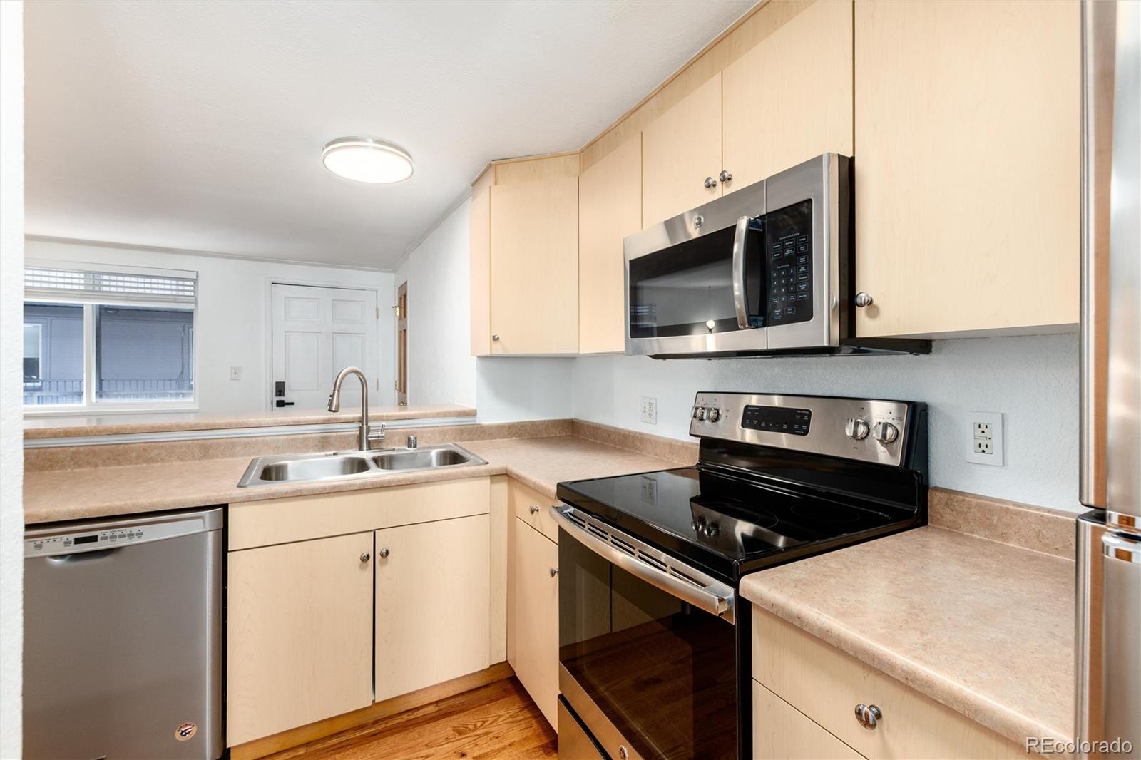 MLS Image #5 for 336 n grant street 303,denver, Colorado