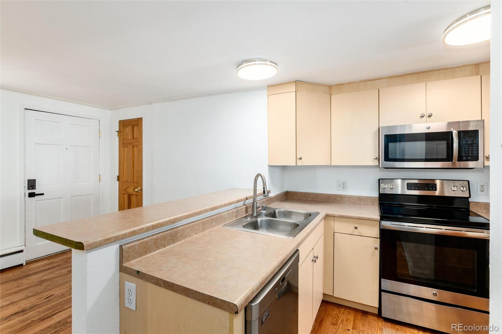 MLS Image #7 for 336 n grant street 303,denver, Colorado
