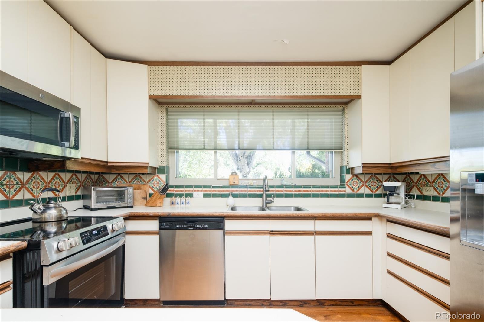 MLS Image #16 for 3330  belcaro drive,denver, Colorado