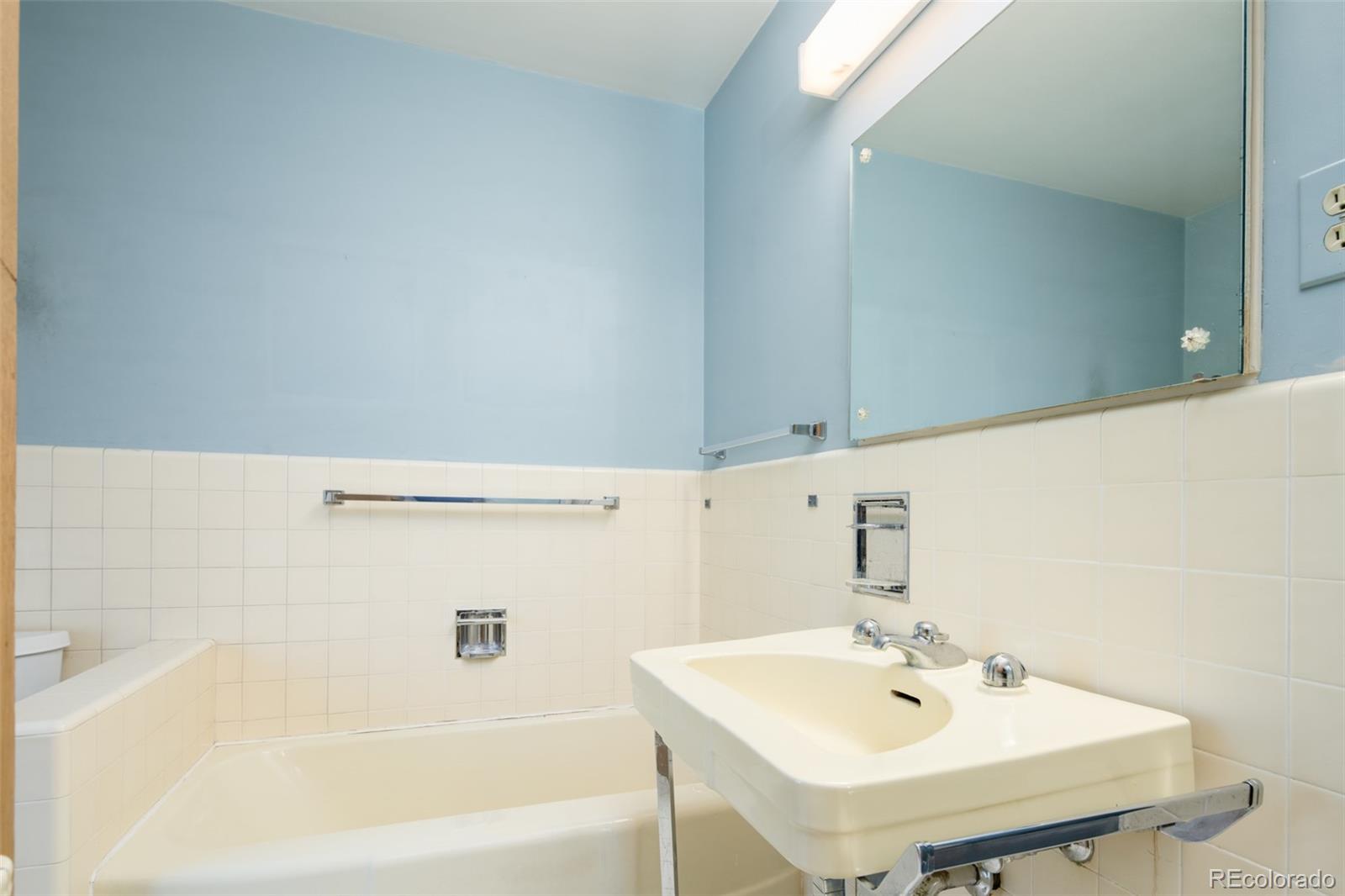 MLS Image #31 for 3330  belcaro drive,denver, Colorado