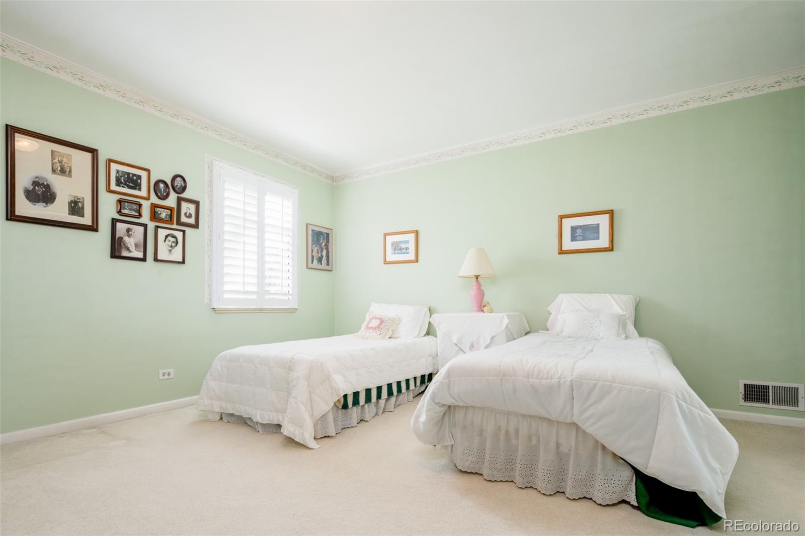 MLS Image #34 for 3330  belcaro drive,denver, Colorado