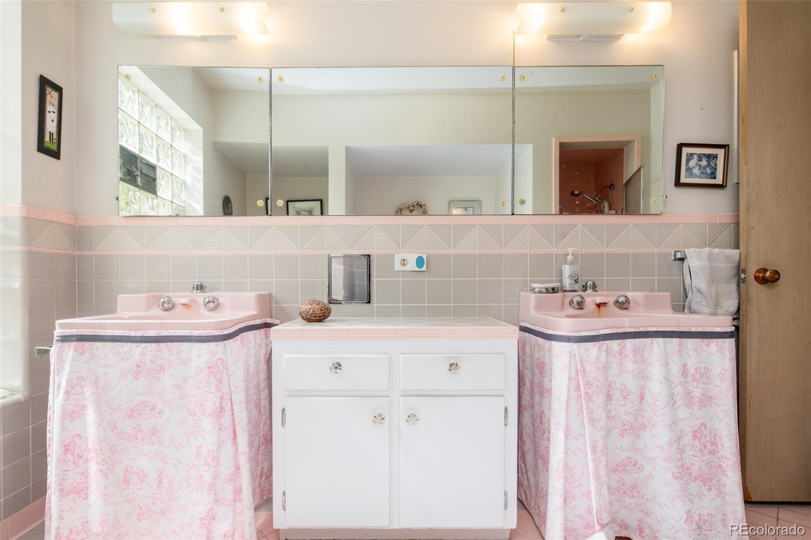 MLS Image #36 for 3330  belcaro drive,denver, Colorado