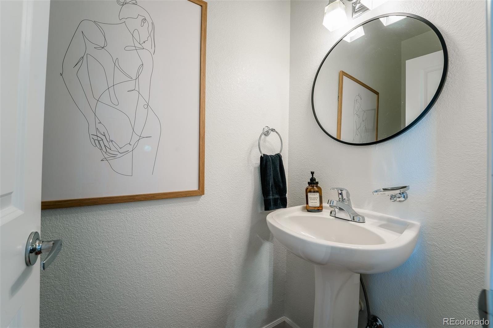 MLS Image #7 for 84  spruce street 603,denver, Colorado