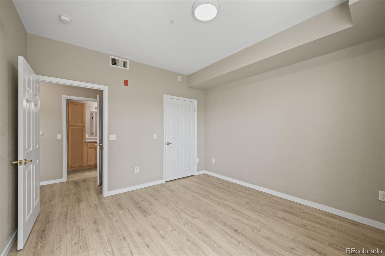MLS Image #14 for 12858  ironstone way 104,parker, Colorado