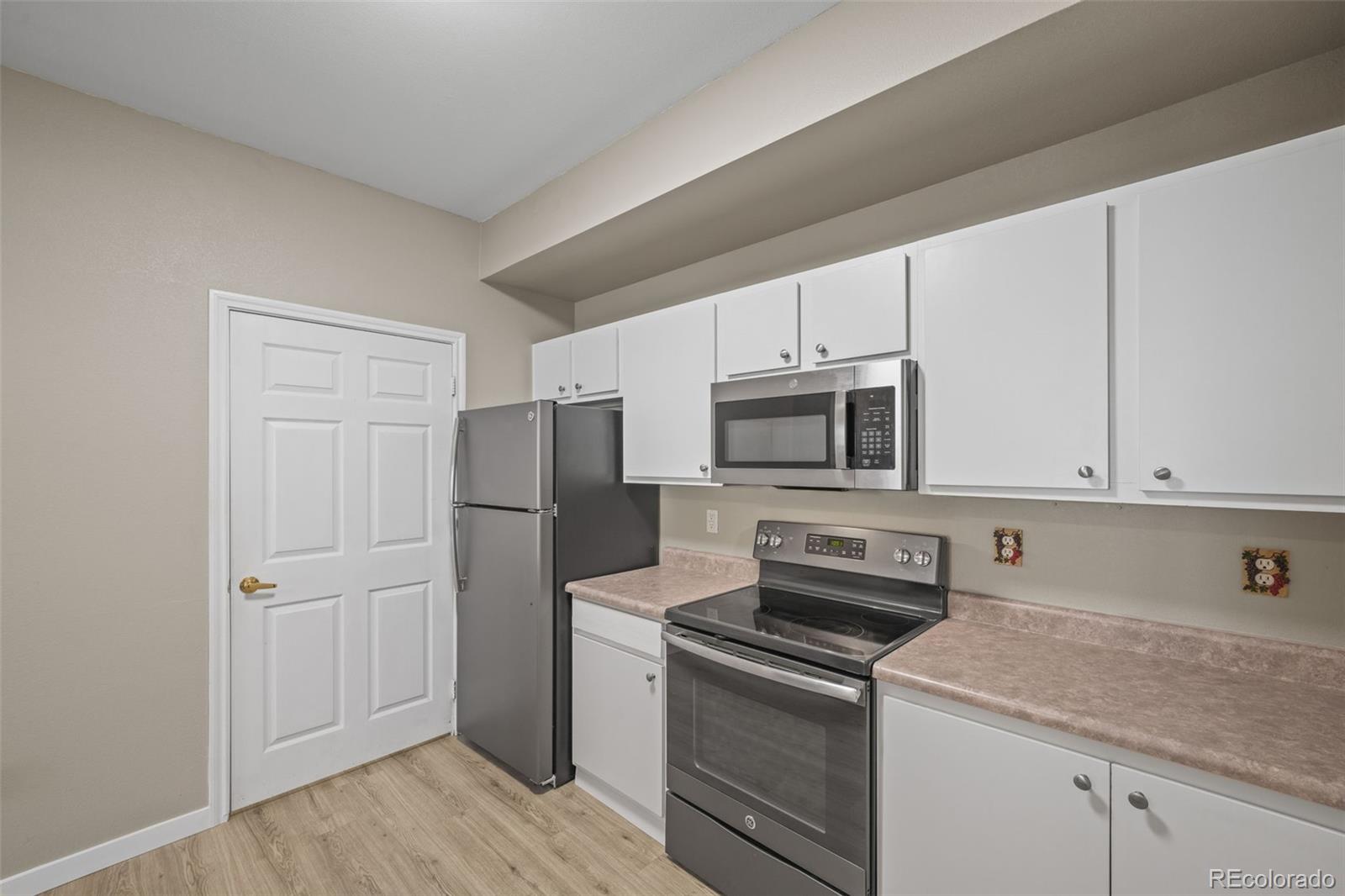 MLS Image #6 for 12858  ironstone way 104,parker, Colorado