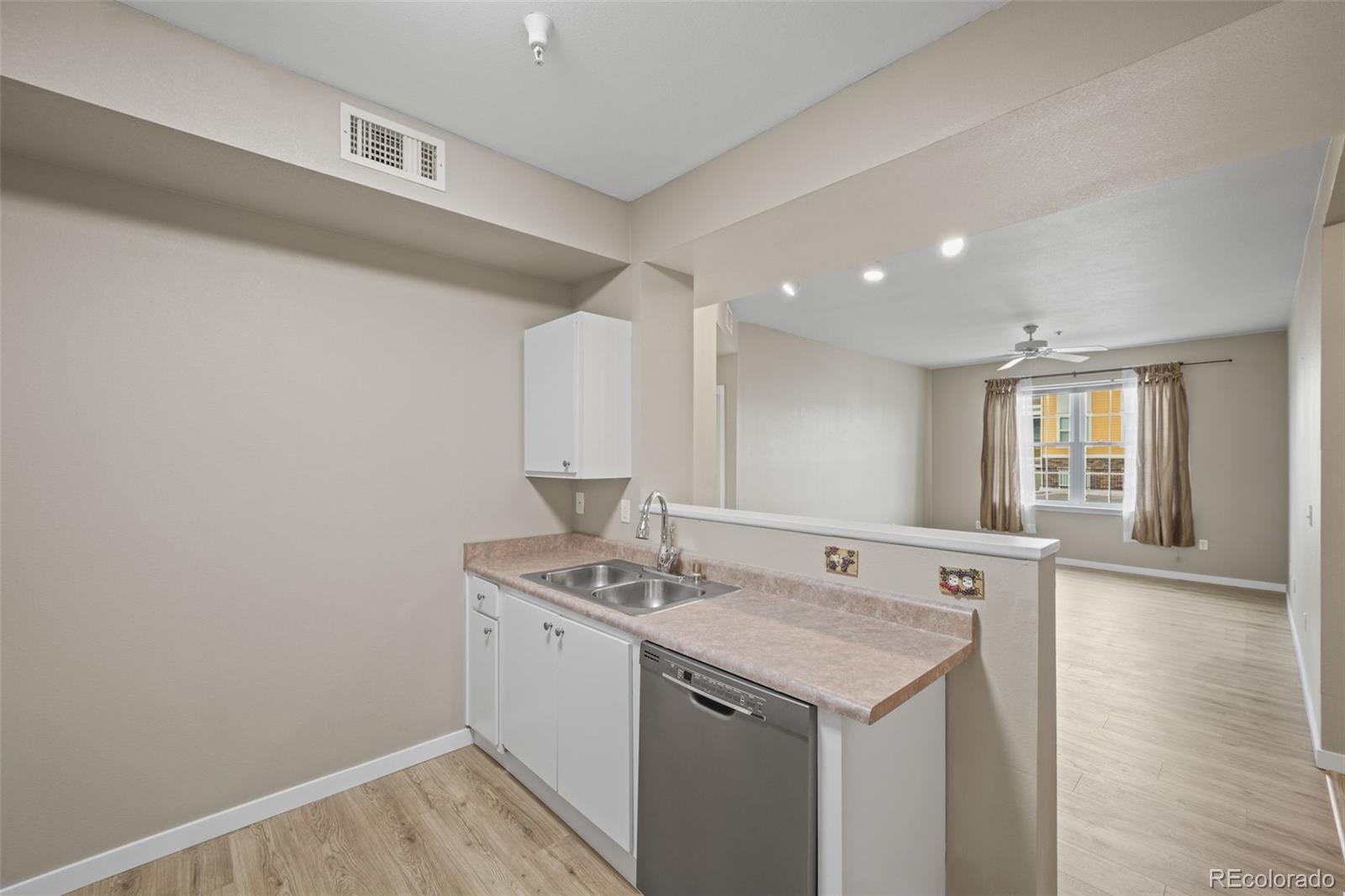 MLS Image #7 for 12858  ironstone way 104,parker, Colorado