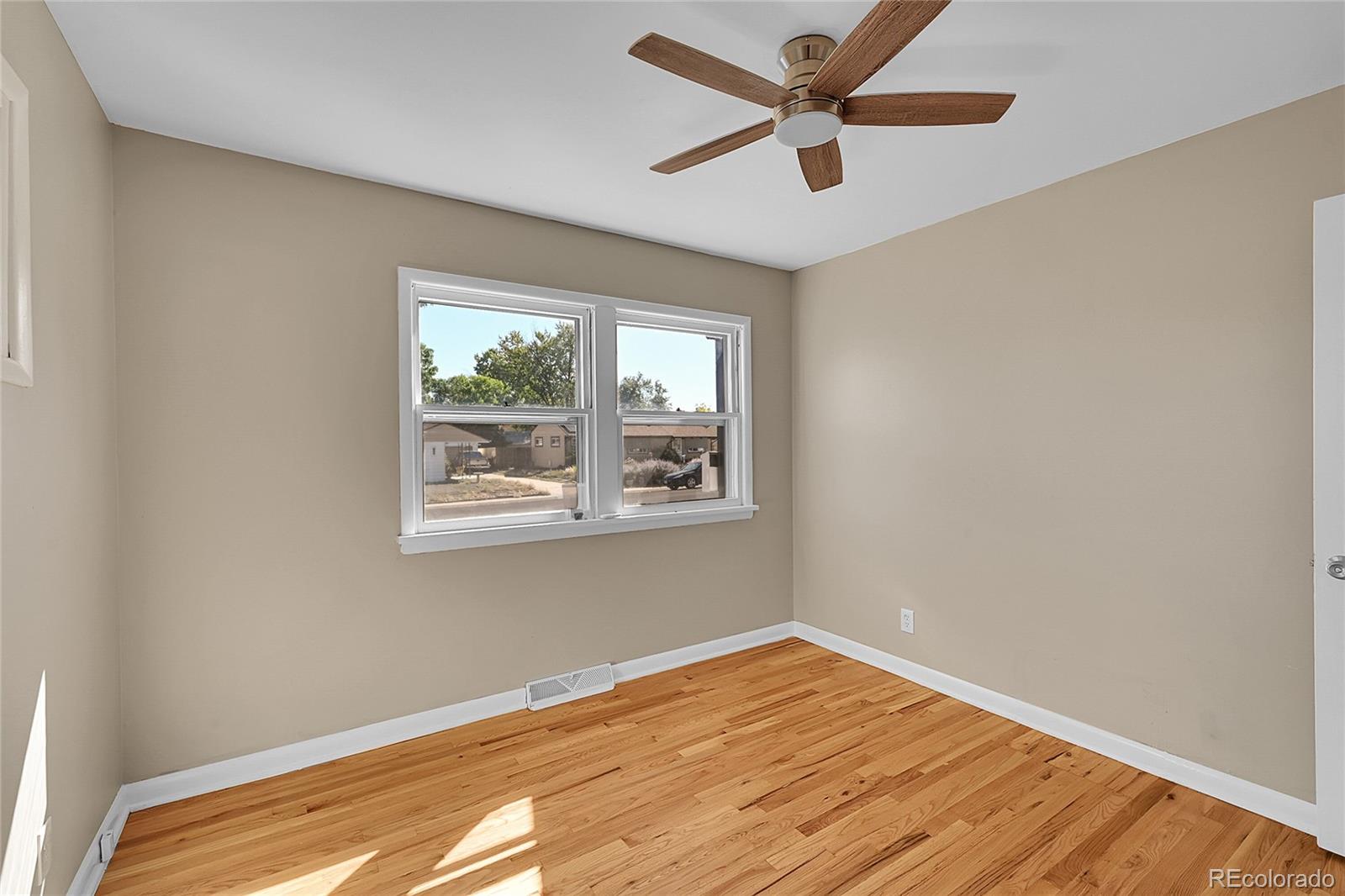 MLS Image #15 for 2605 s knox court,denver, Colorado