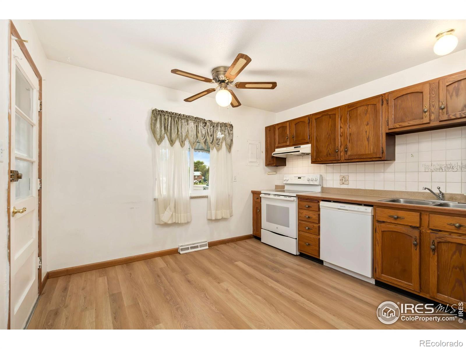 MLS Image #10 for 2046  26th st rd,greeley, Colorado