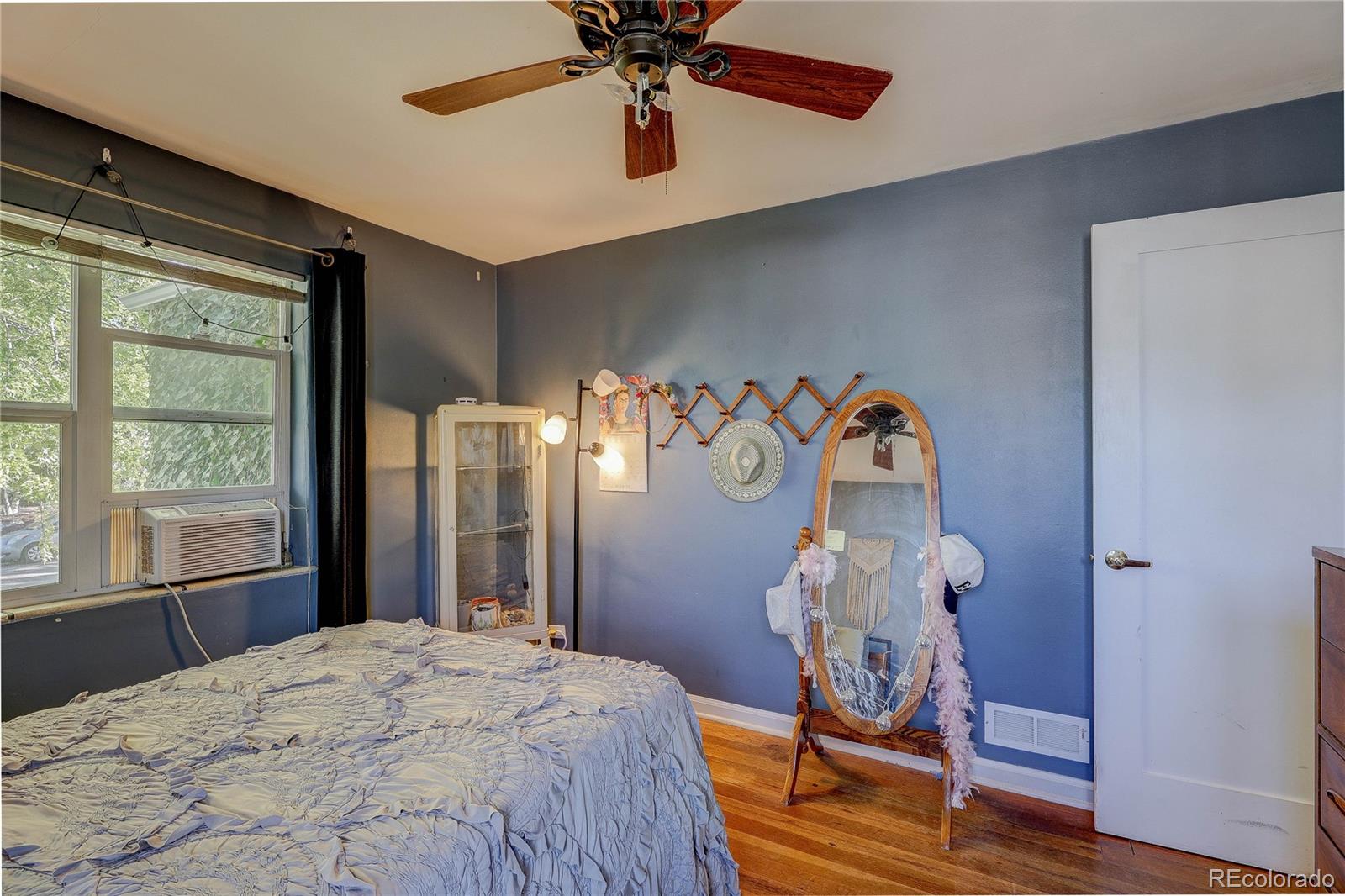 MLS Image #10 for 3015 n milwaukee street,denver, Colorado