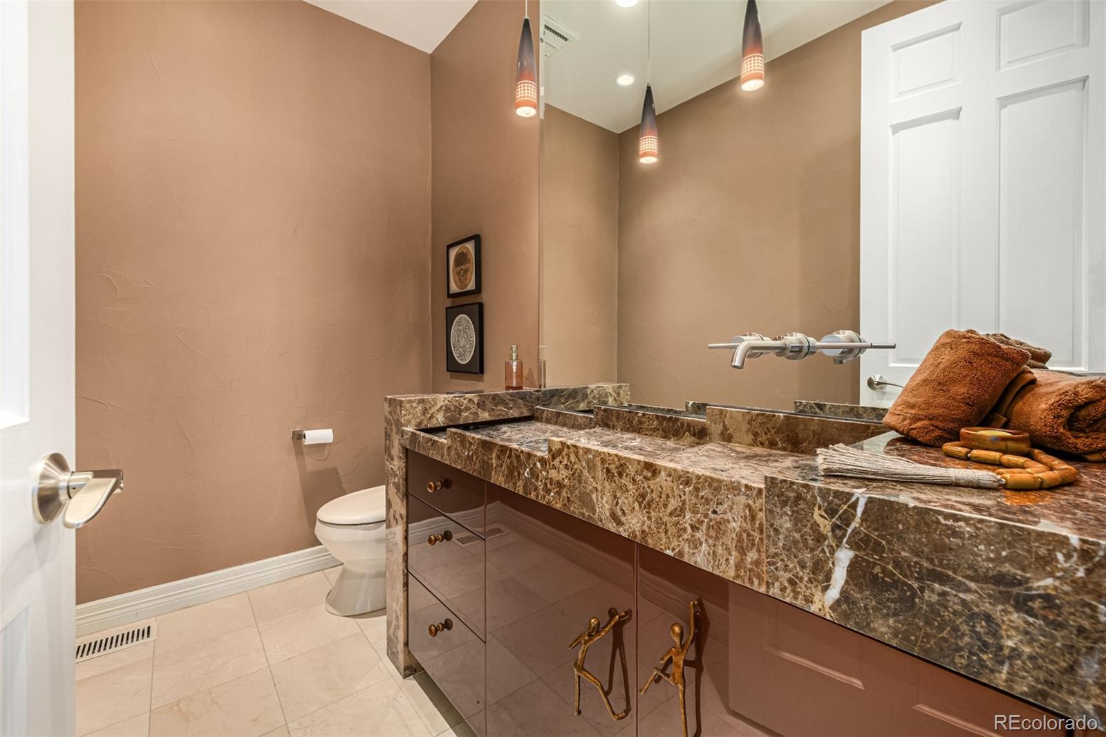 MLS Image #17 for 400 s steele street,denver, Colorado